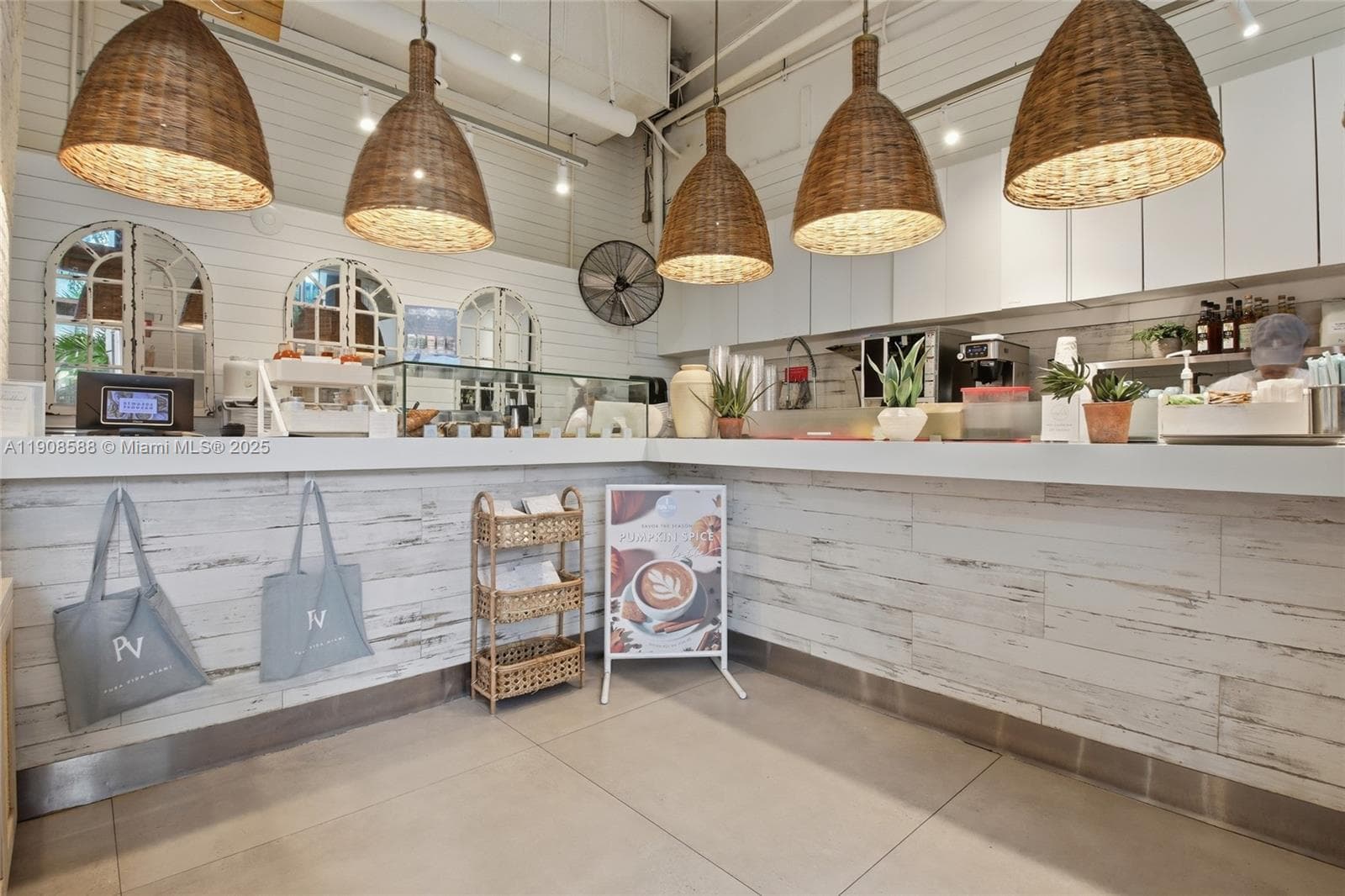 110 Washington Ave # 2420, Miami Beach FL 33139 — 30