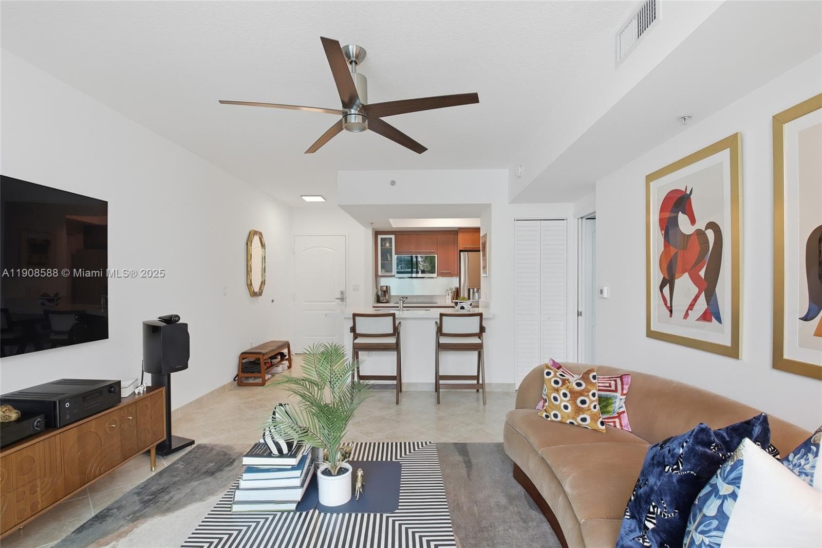 110 Washington Ave # 2420, Miami Beach FL 33139 — 10
