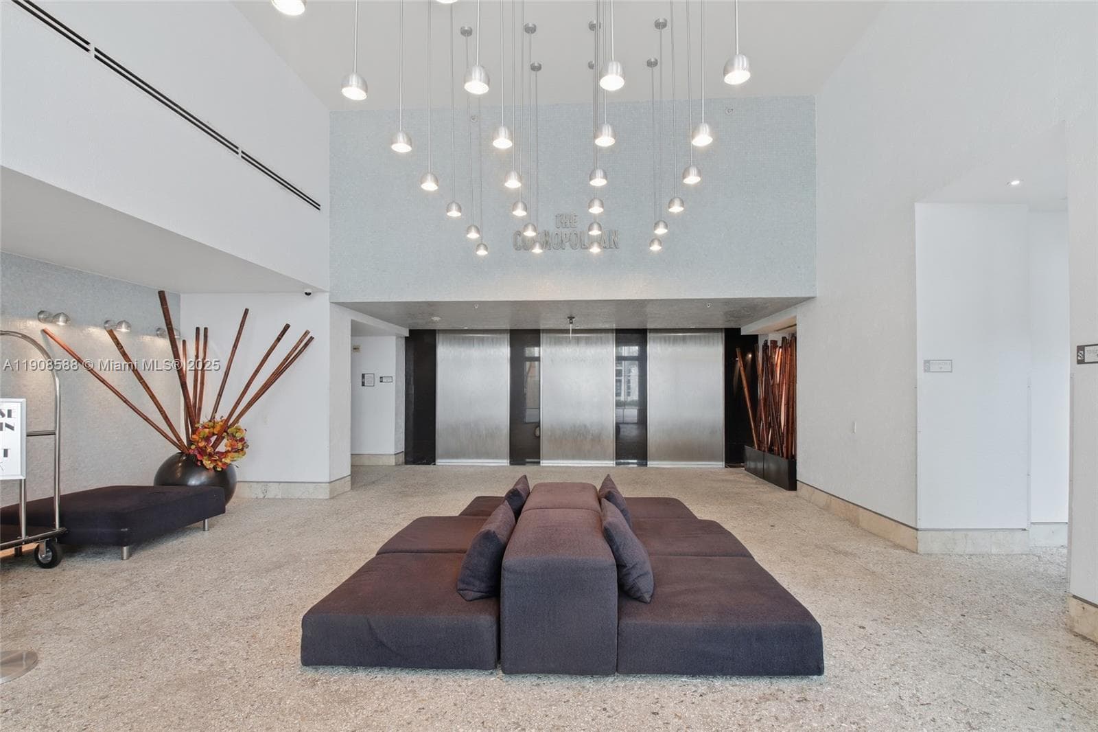 110 Washington Ave # 2420, Miami Beach FL 33139 — 18