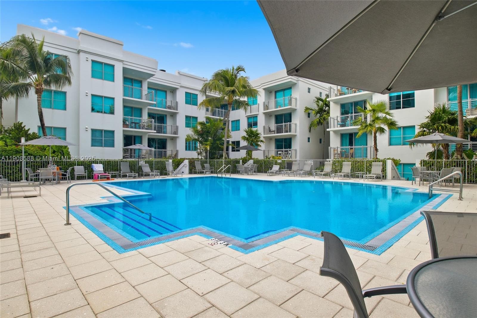 110 Washington Ave # 2420, Miami Beach FL 33139 — 19