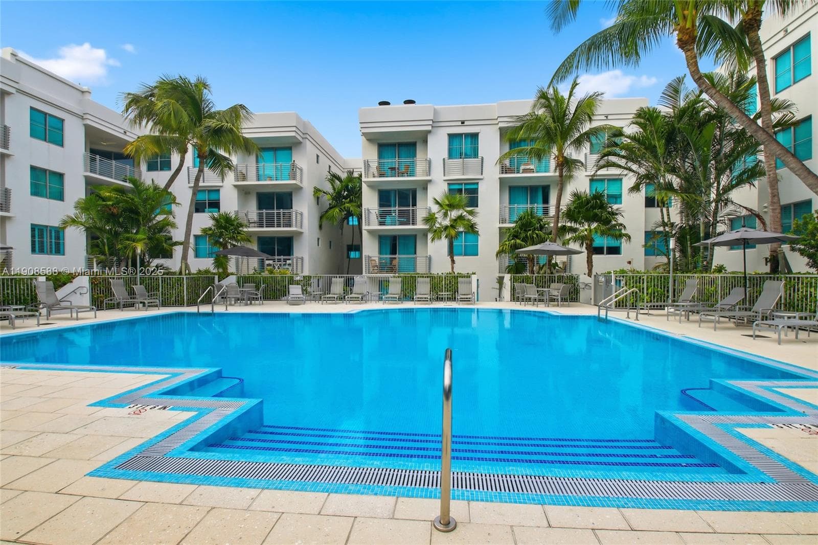 110 Washington Ave # 2420, Miami Beach FL 33139 — 21