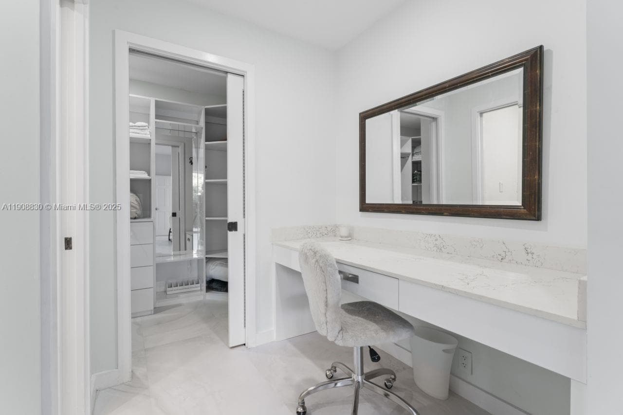 19217 Fisher Island Dr # 19217, Miami Beach FL 33109 — 17