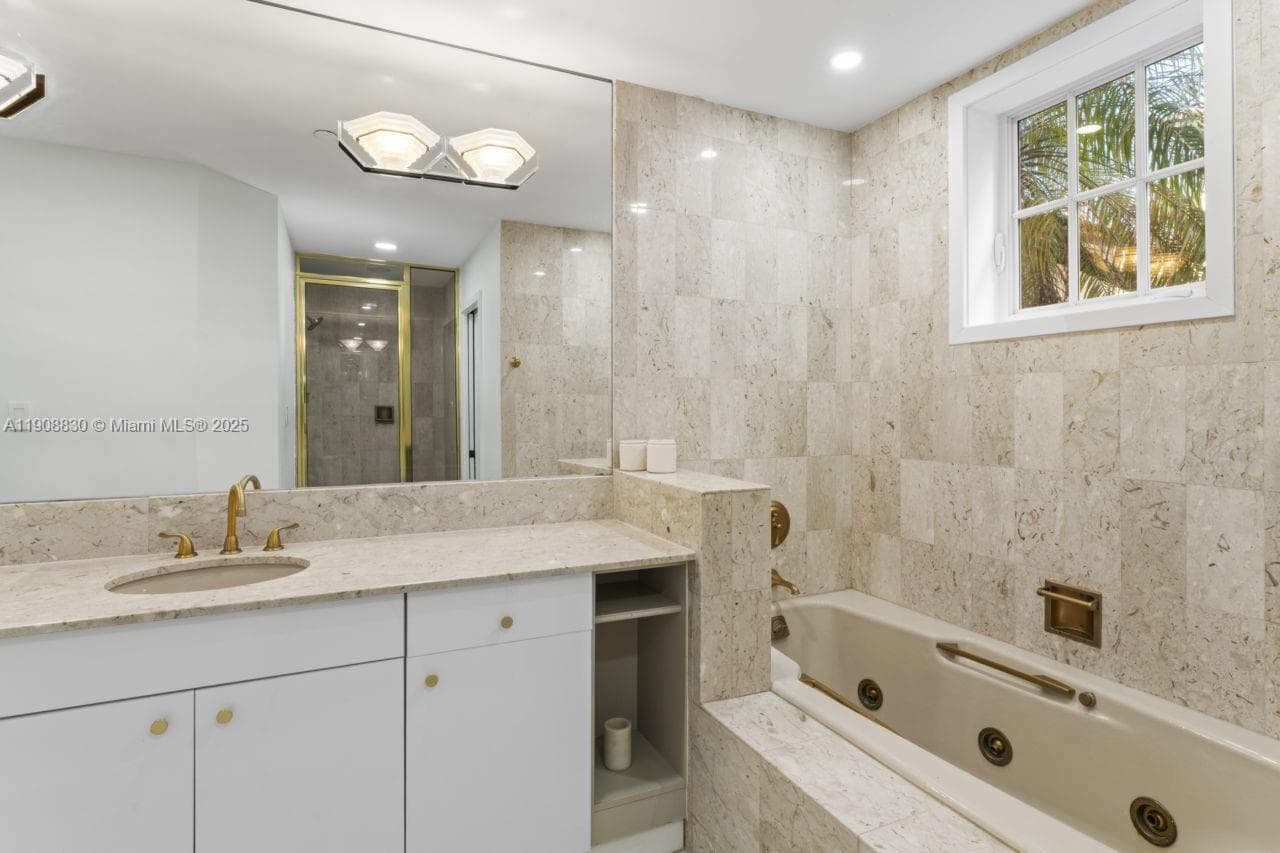 19217 Fisher Island Dr # 19217, Miami Beach FL 33109 — 24