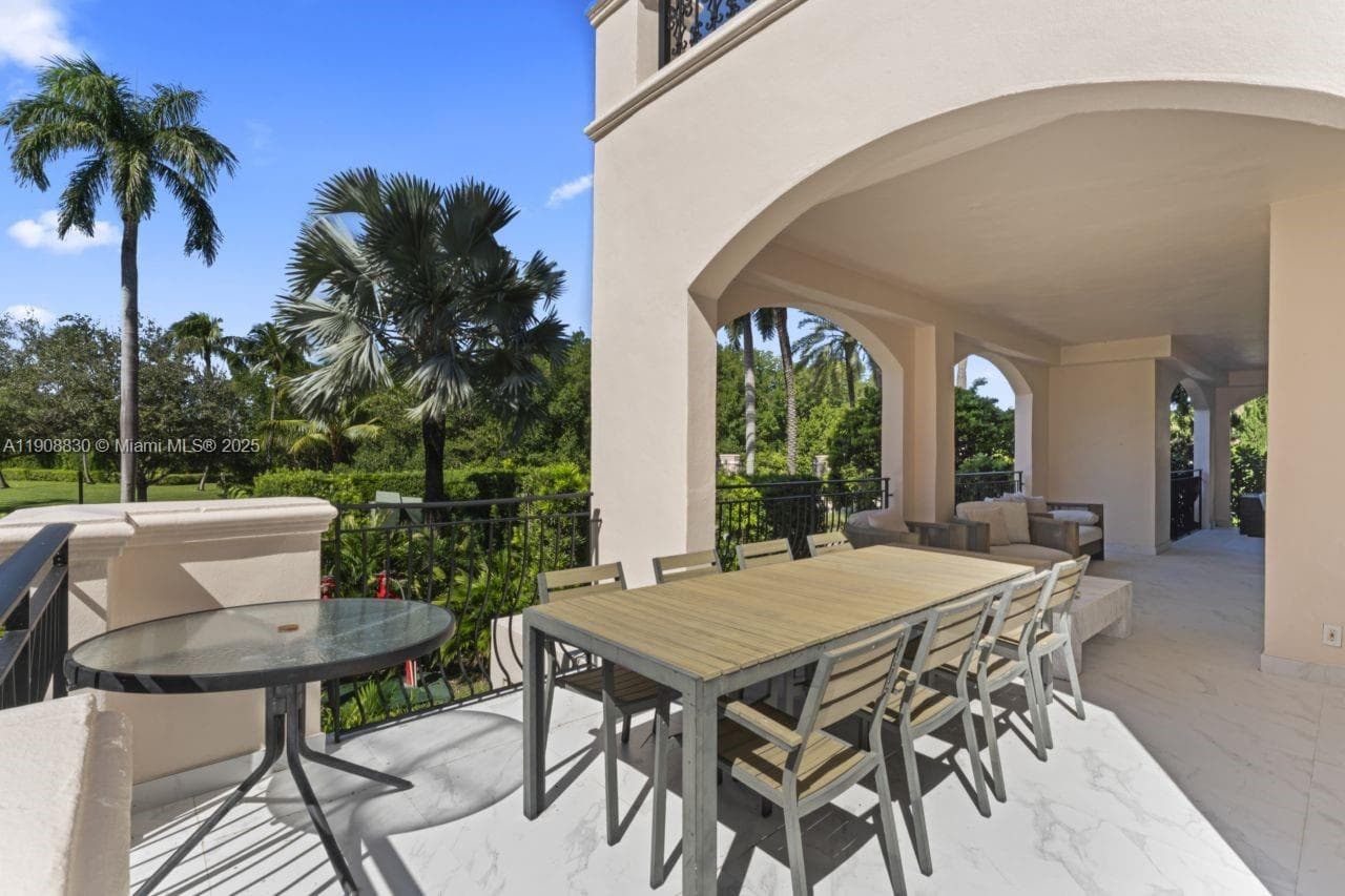 19217 Fisher Island Dr # 19217, Miami Beach FL 33109 — 35