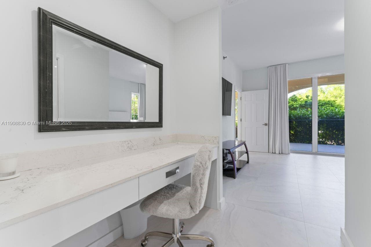 19217 Fisher Island Dr # 19217, Miami Beach FL 33109 — 21