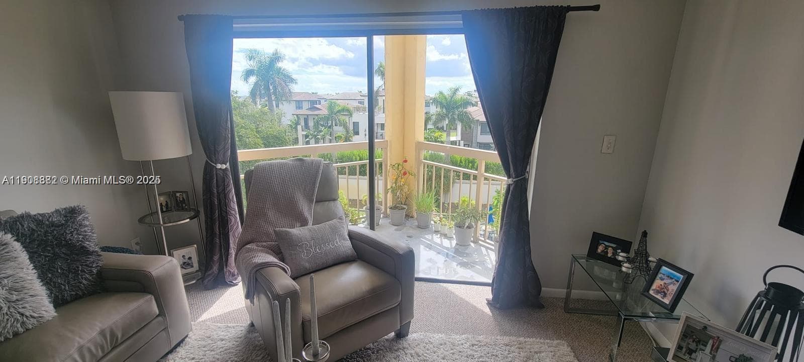 8290 Lake Dr # 426, Doral FL 33166 — 1