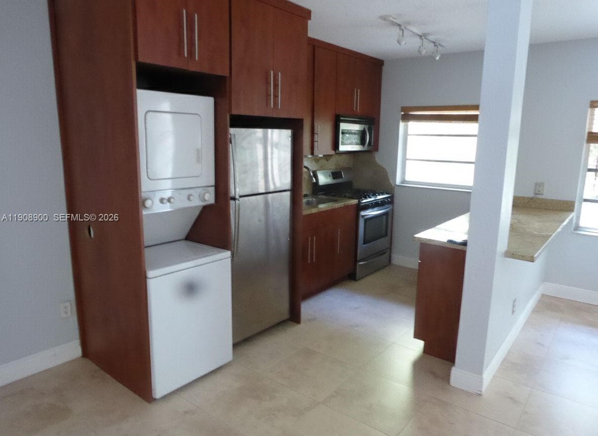 101 Collins Ave # 2, Miami Beach FL 33139 — 13