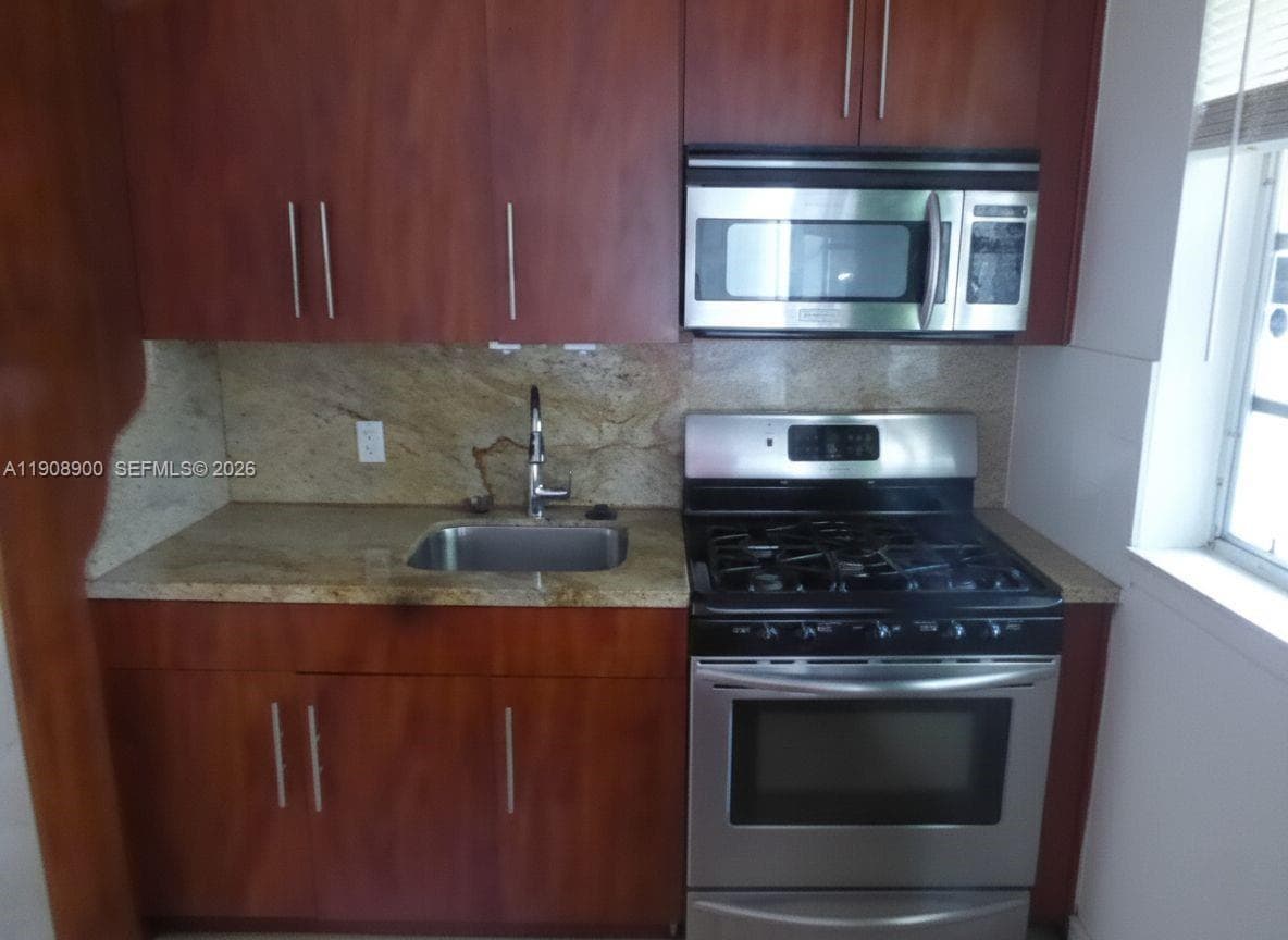 101 Collins Ave # 2, Miami Beach FL 33139 — 12