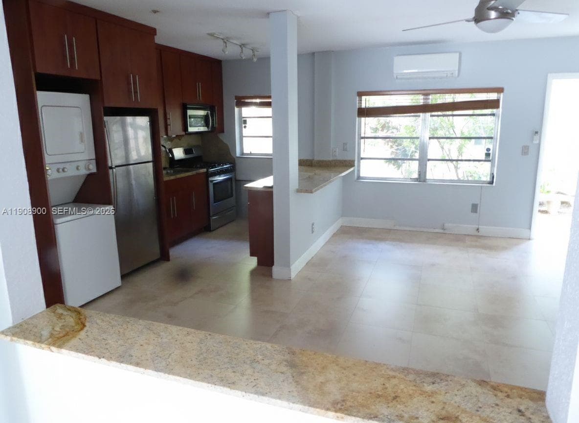 101 Collins Ave # 2, Miami Beach FL 33139 — 11