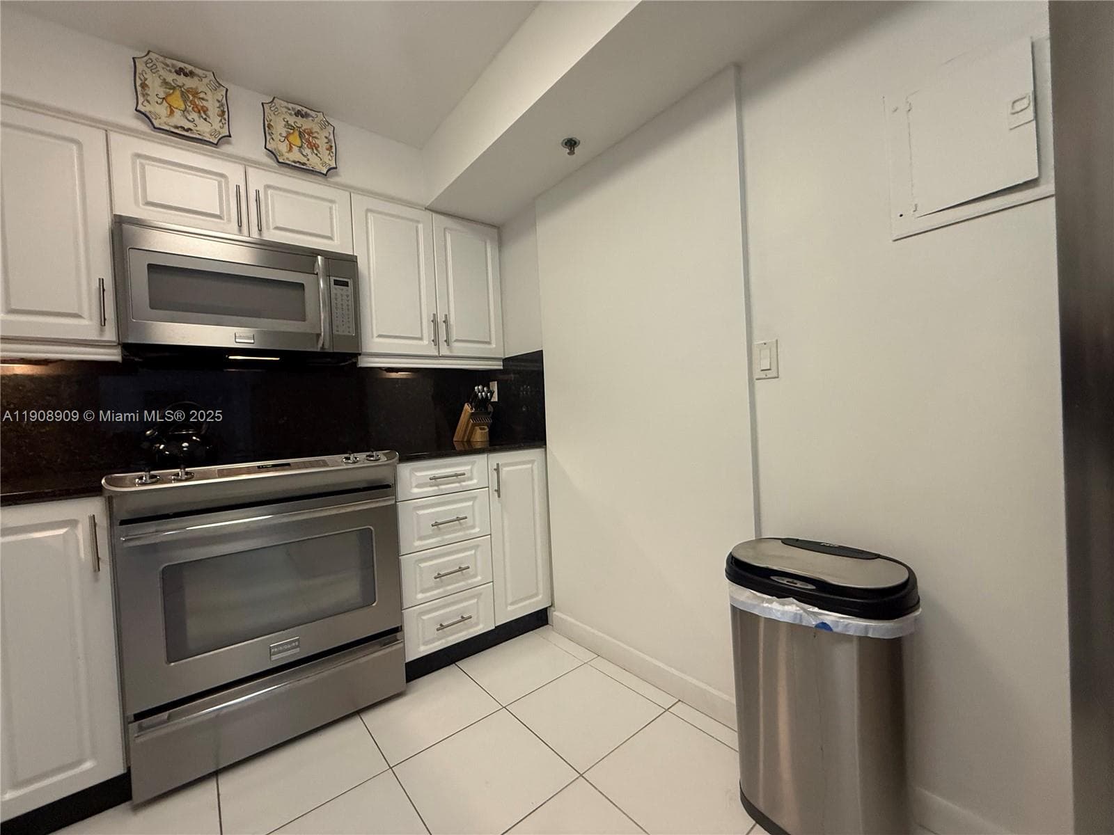 9511 Collins Ave # 1208, Surfside FL 33154 — 16