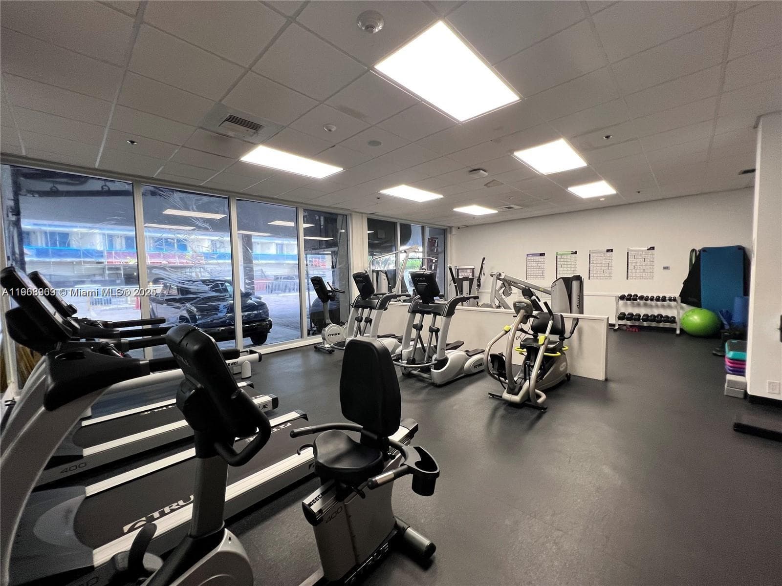 9511 Collins Ave # 1208, Surfside FL 33154 — 35