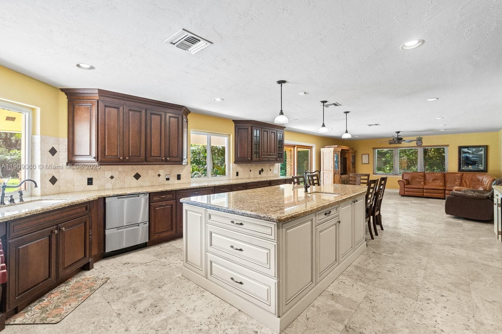 6500 SW 127th St, Pinecrest FL 33156 — 17