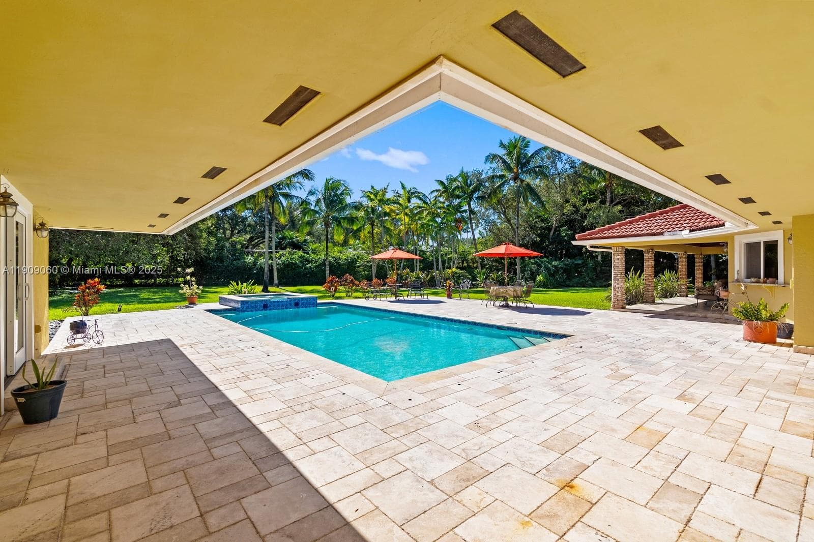 6500 SW 127th St, Pinecrest FL 33156 — 68