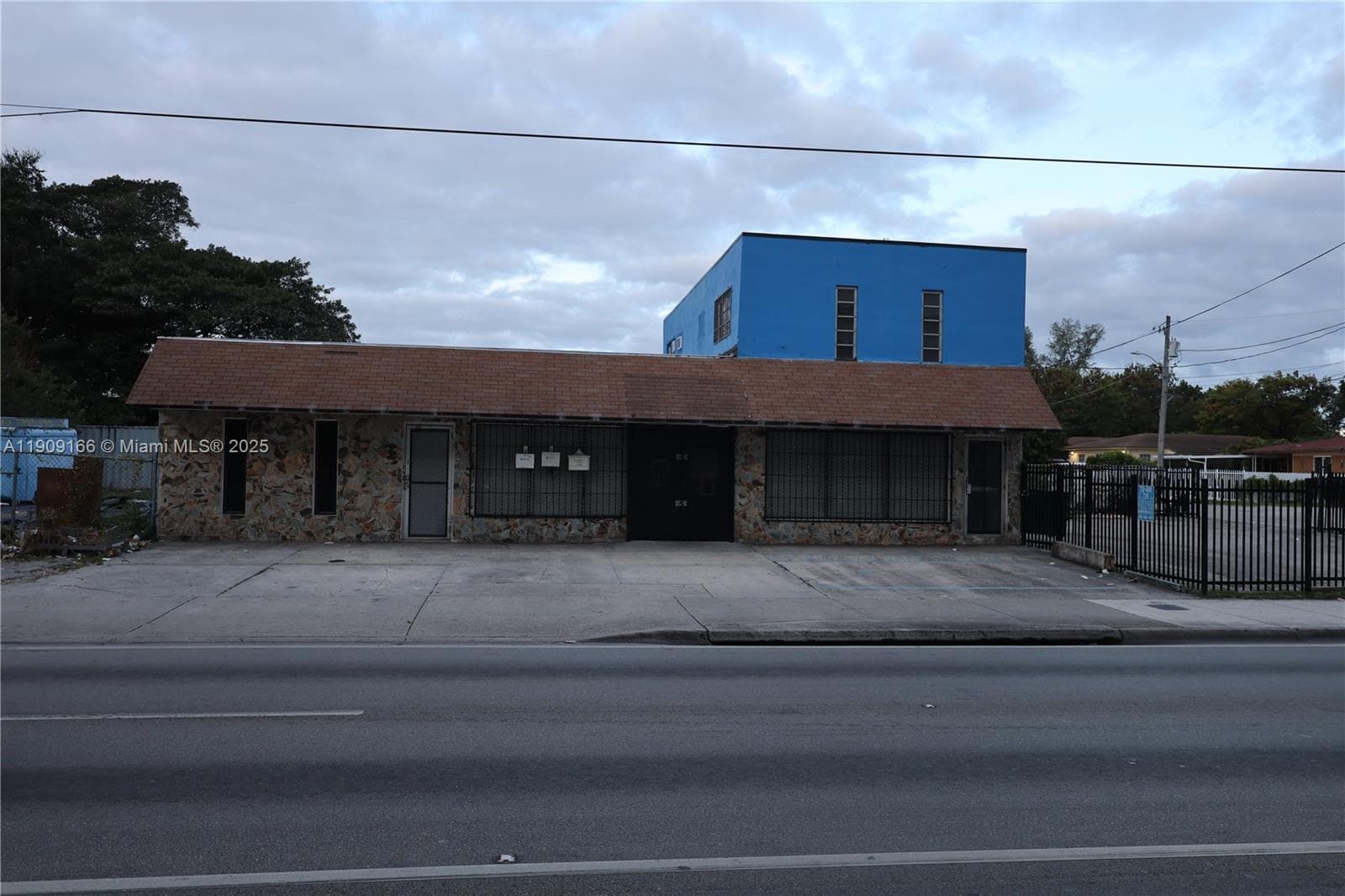 4634 NW 27th Ave, Miami FL 33142 — 13