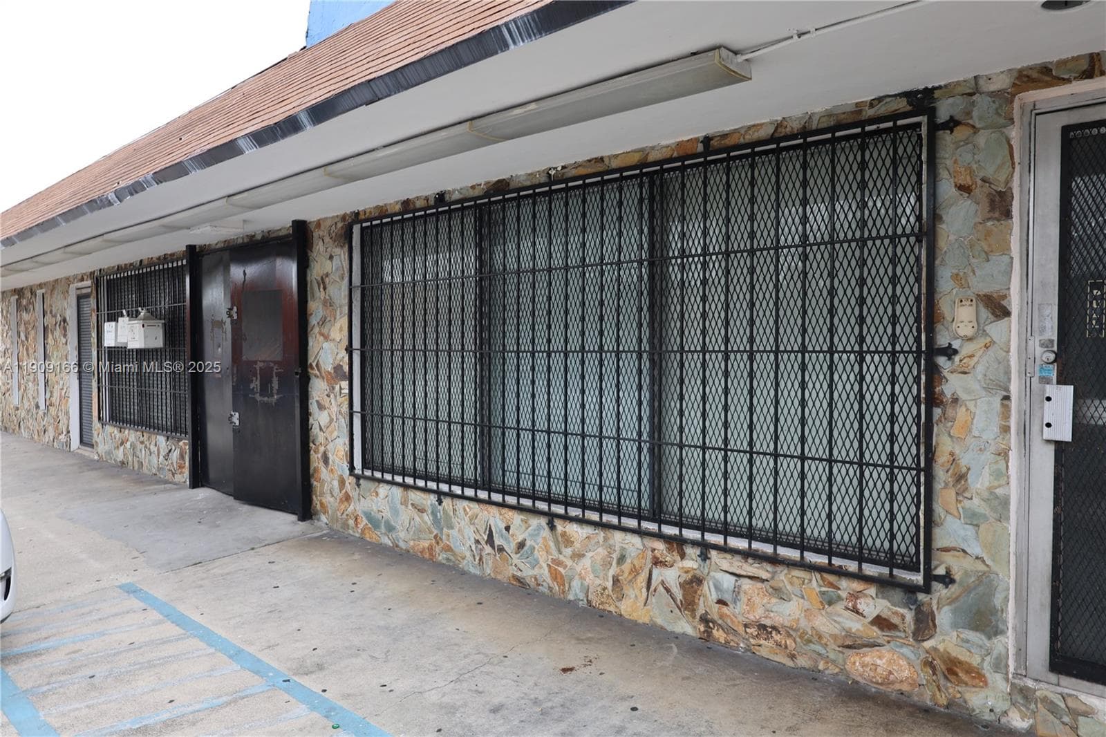 4634 NW 27th Ave, Miami FL 33142 — 1