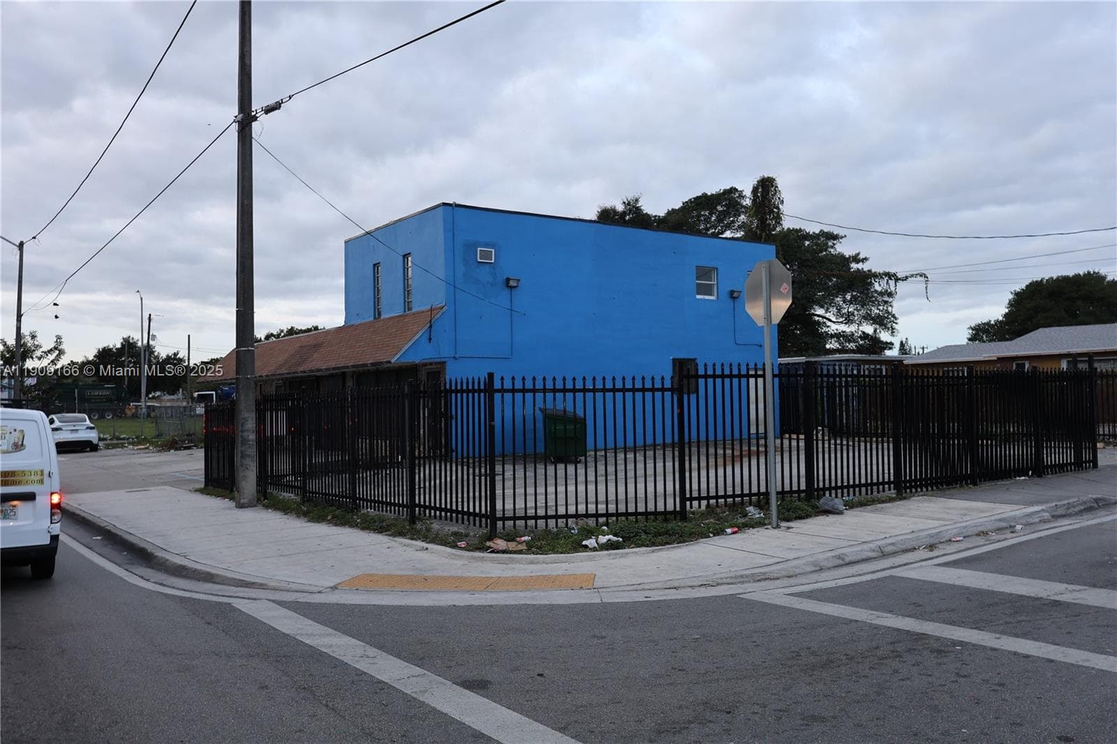 4634 NW 27th Ave, Miami FL 33142 — 14