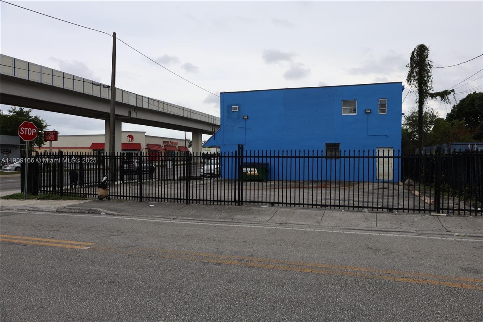 4634 NW 27th Ave, Miami FL 33142 — 15