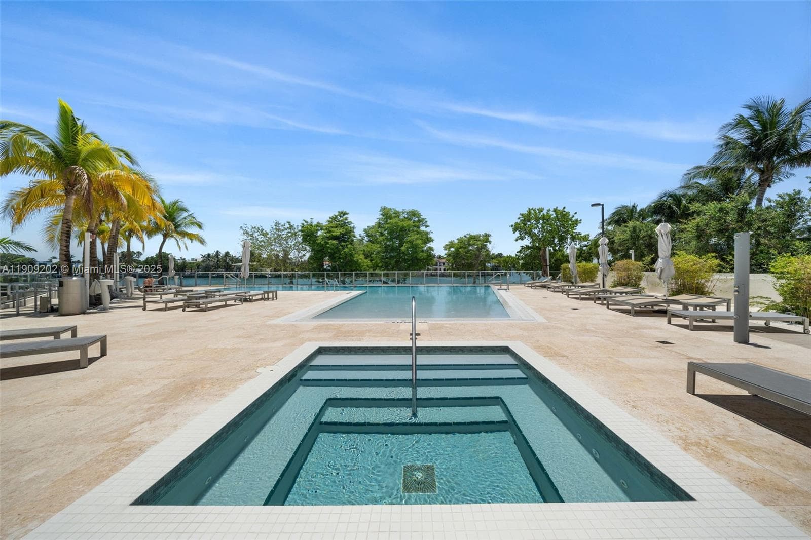 6620 Indian Creek Dr # 713, Miami Beach FL 33141 — 33