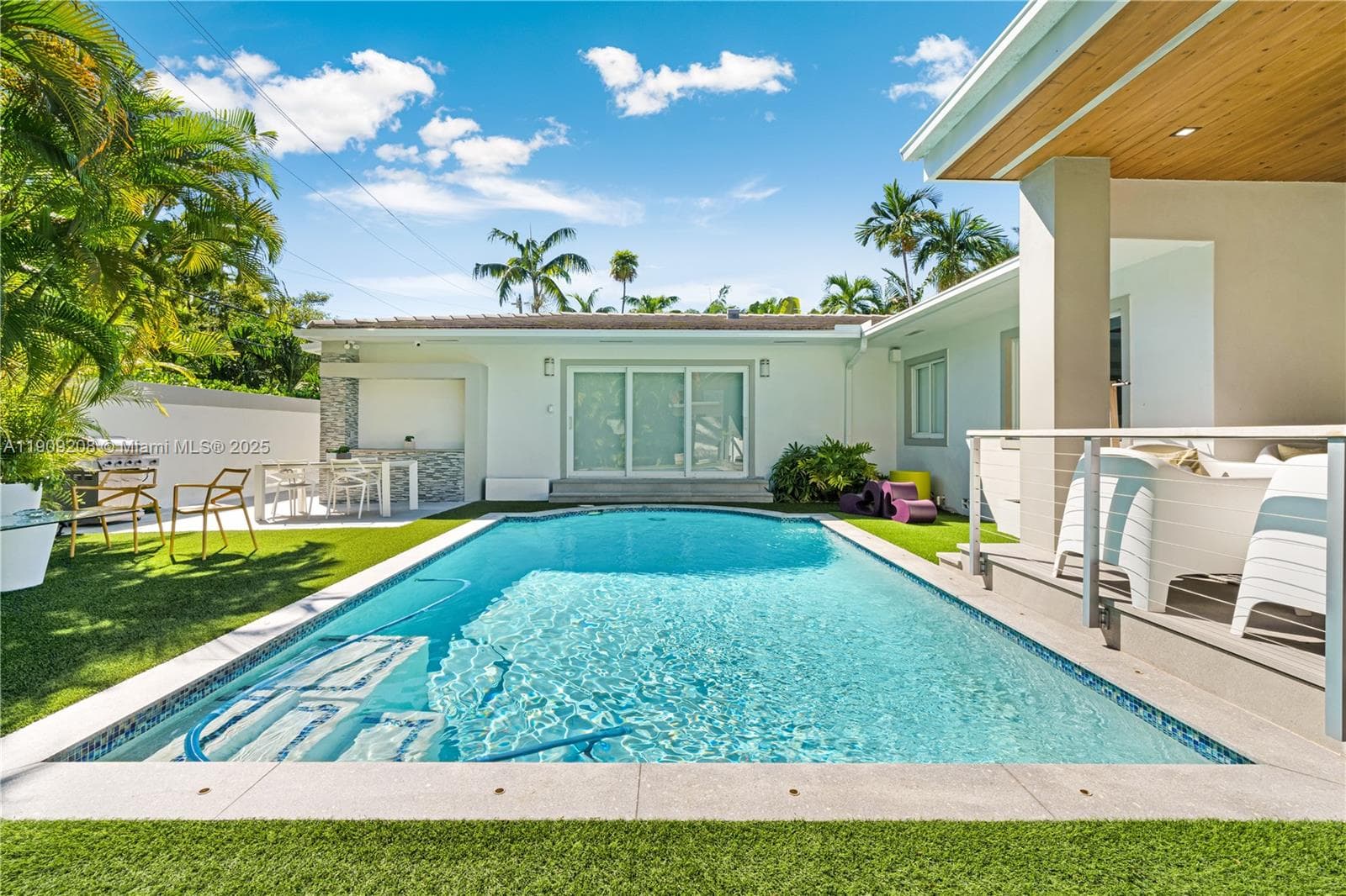 1616 S Bayshore Dr, Miami FL 33133 — 42