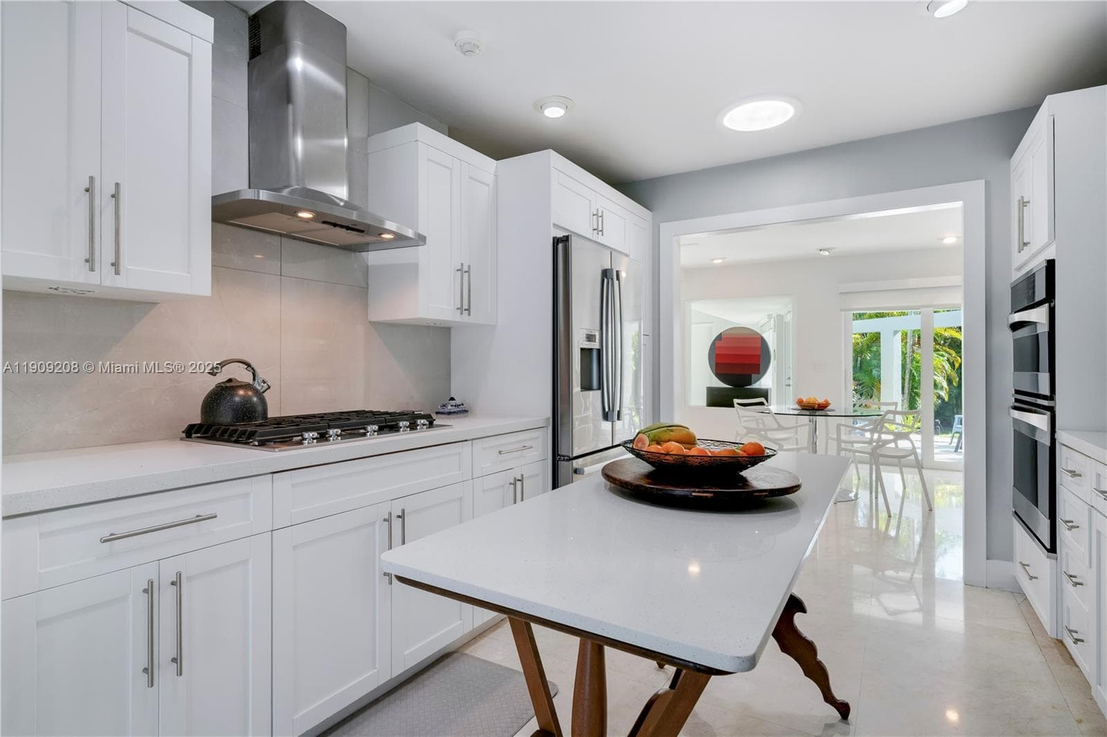 1616 S Bayshore Dr, Miami FL 33133 — 17