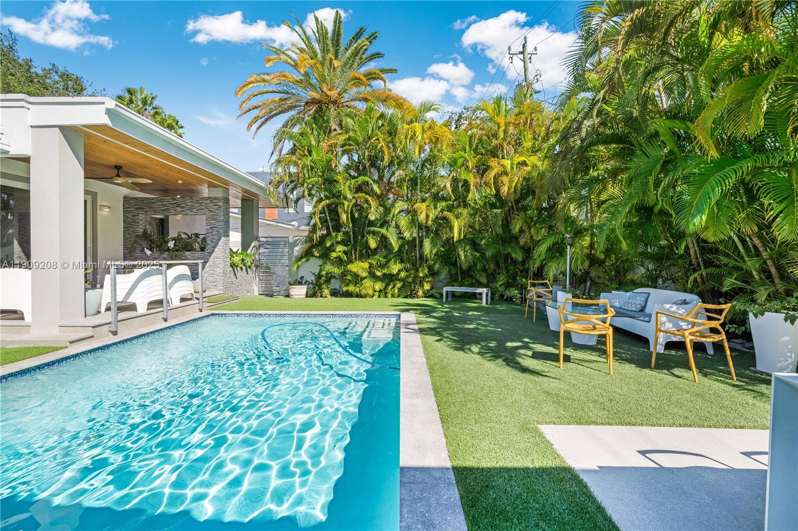 1616 S Bayshore Dr, Miami FL 33133 — 43