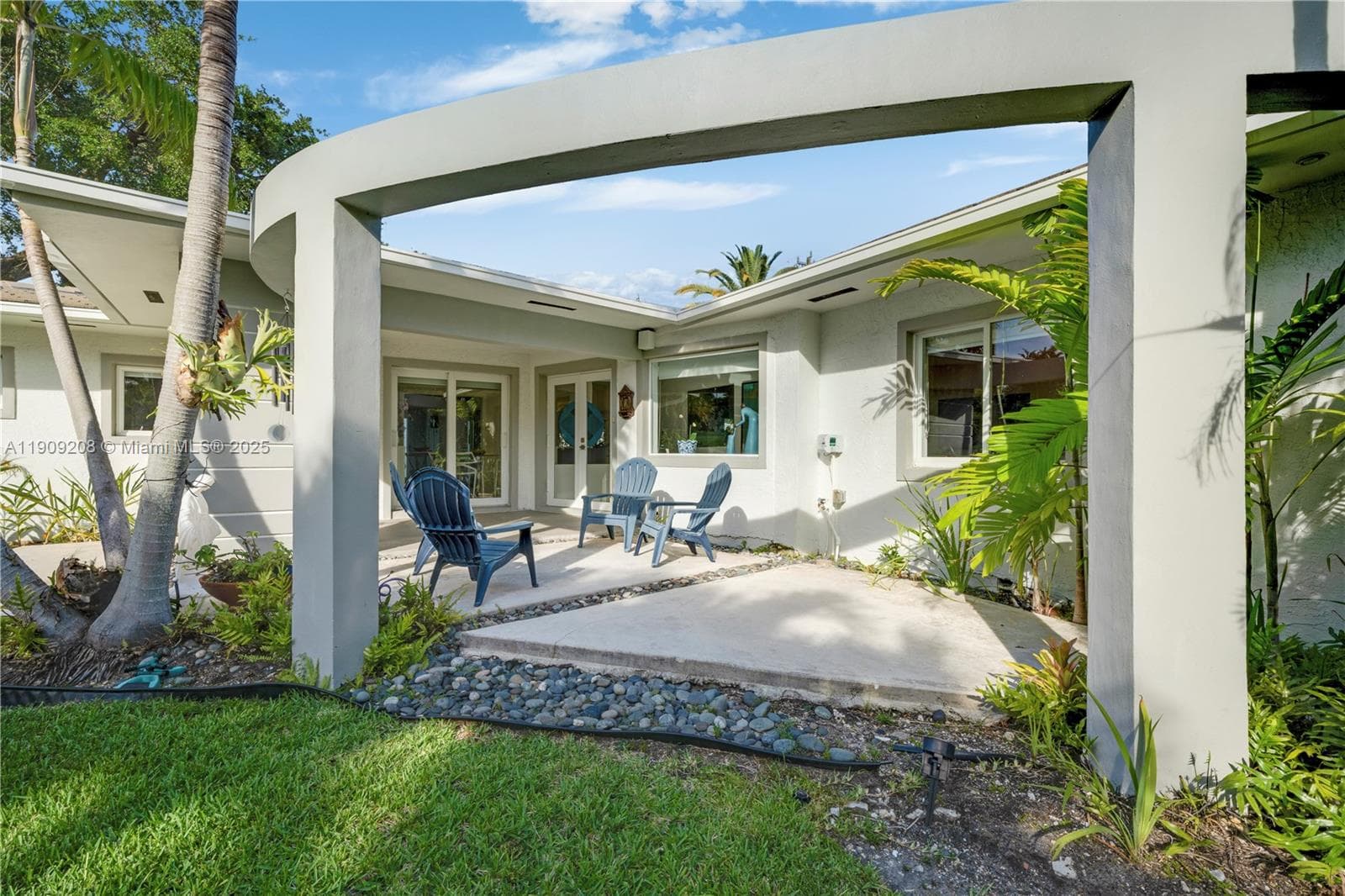 1616 S Bayshore Dr, Miami FL 33133 — 34