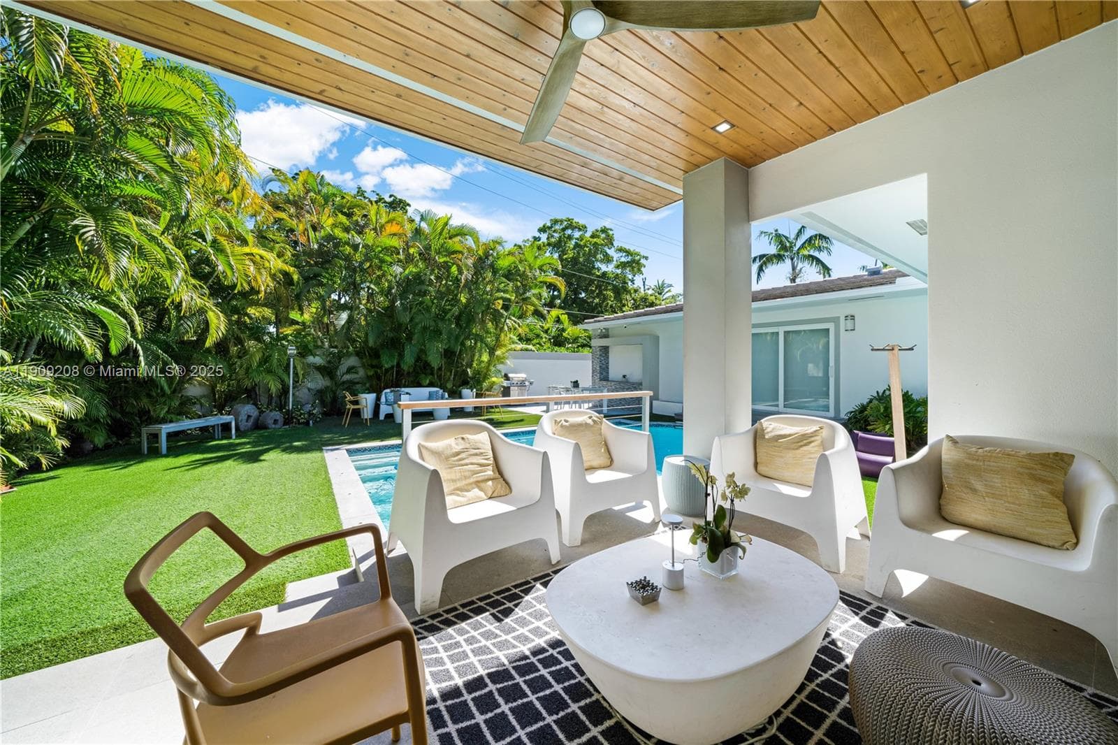 1616 S Bayshore Dr, Miami FL 33133 — 41