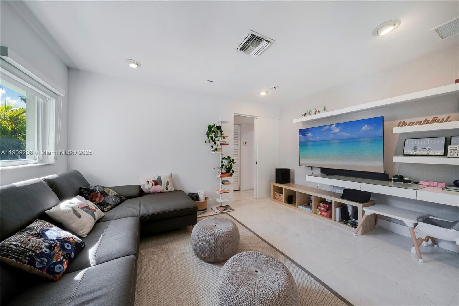 1616 S Bayshore Dr, Miami FL 33133 — 18