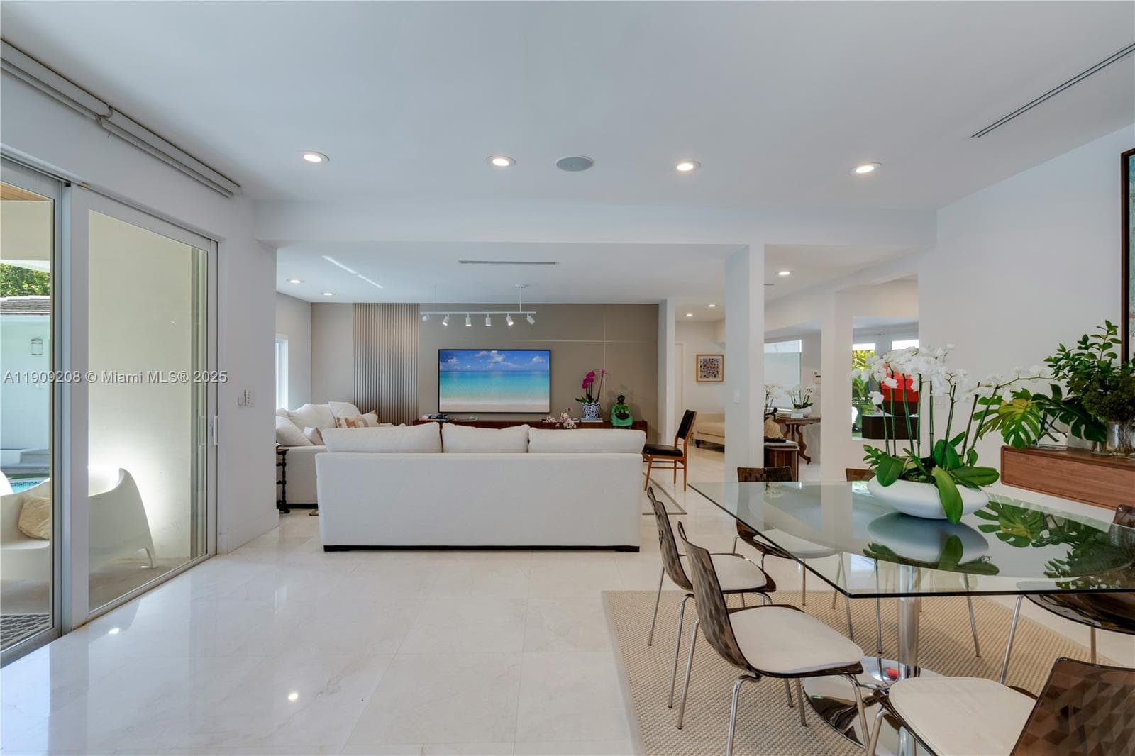 1616 S Bayshore Dr, Miami FL 33133 — 11