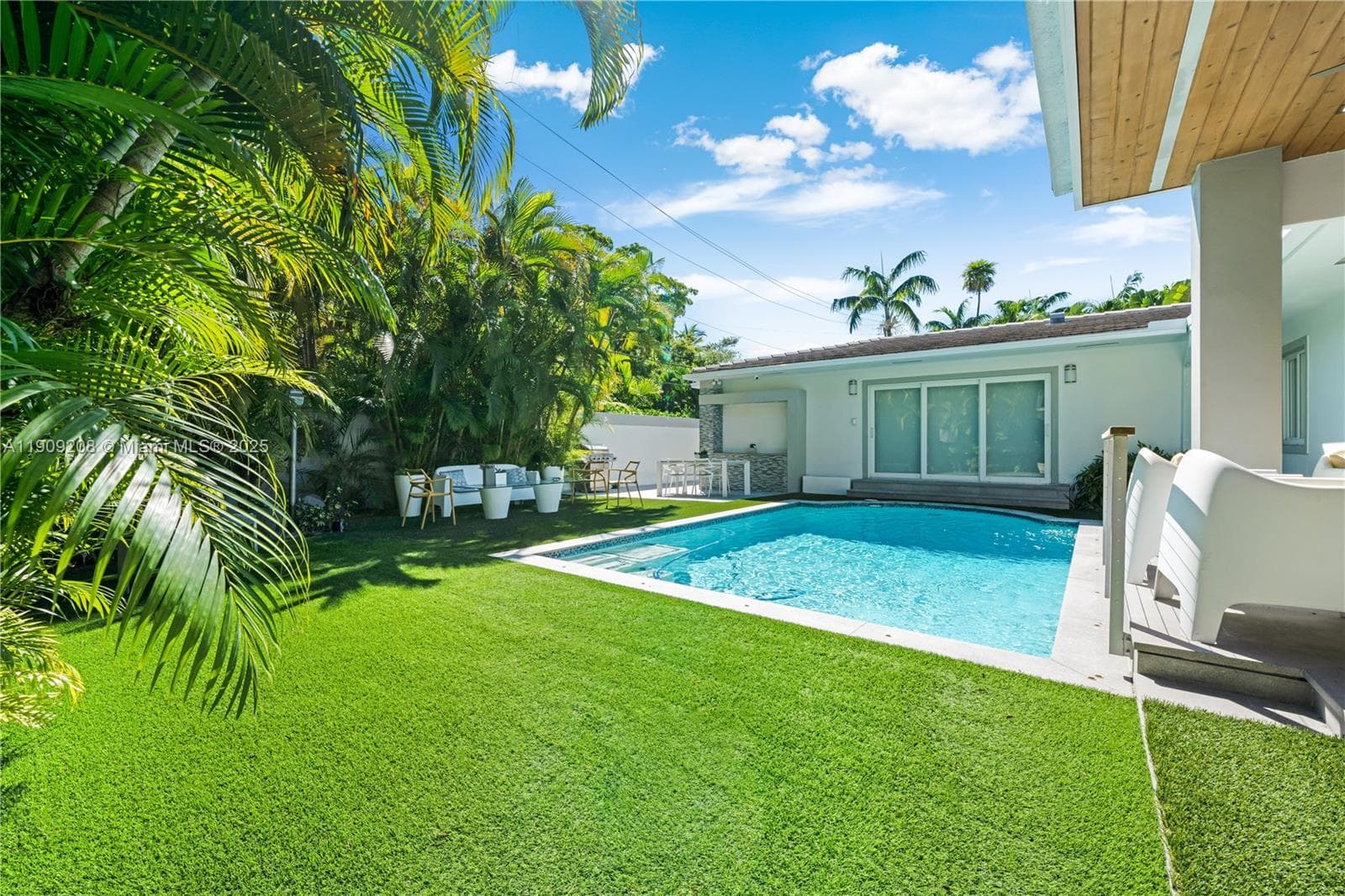 1616 S Bayshore Dr, Miami FL 33133 — 39