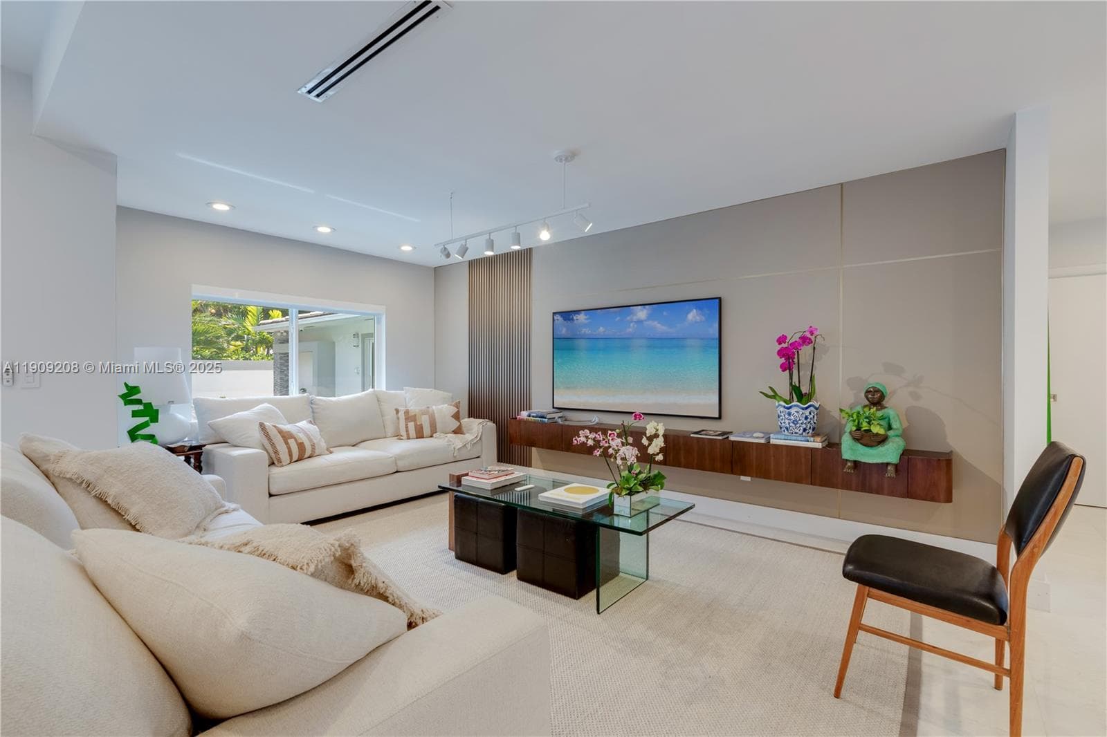 1616 S Bayshore Dr, Miami FL 33133 — 8