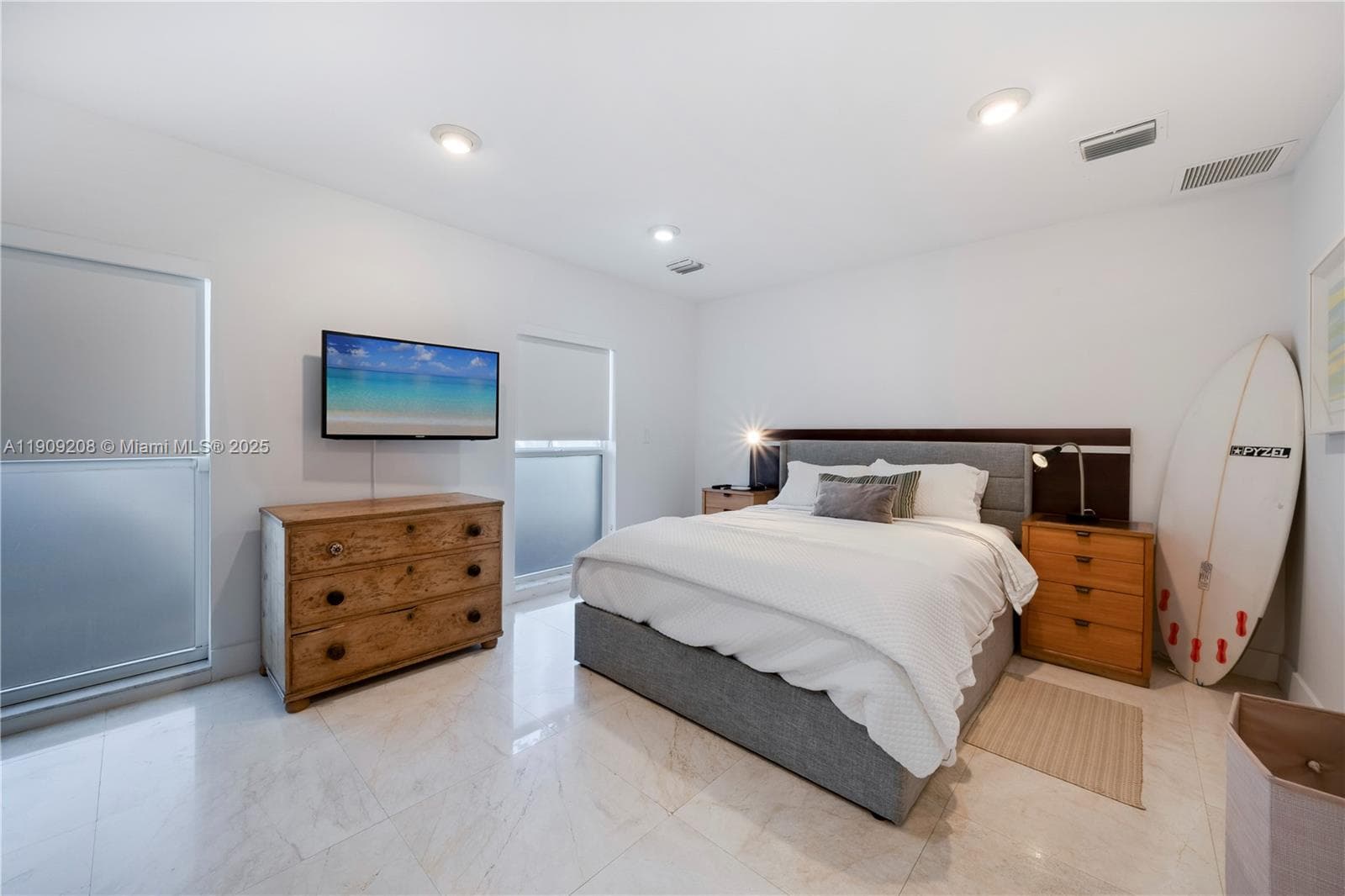 1616 S Bayshore Dr, Miami FL 33133 — 21