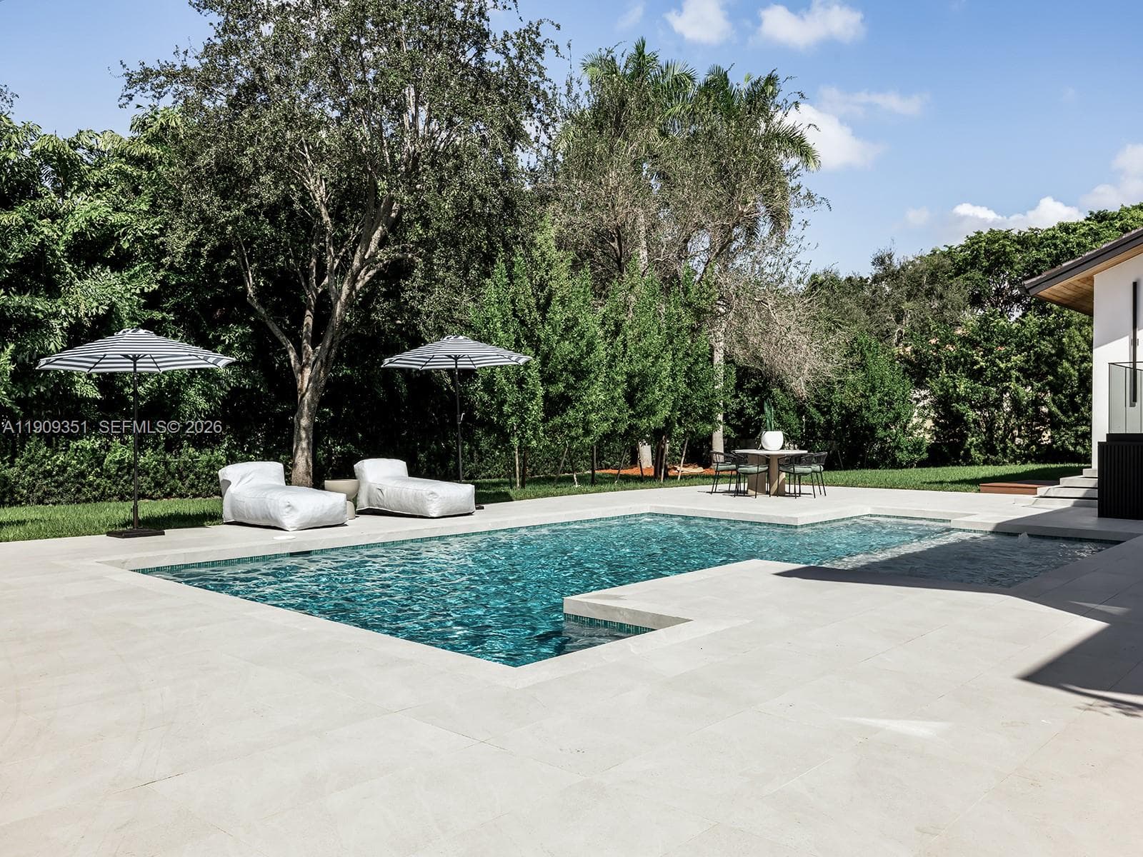 7910 Los Pinos Cir, Coral Gables FL 33143 — 22