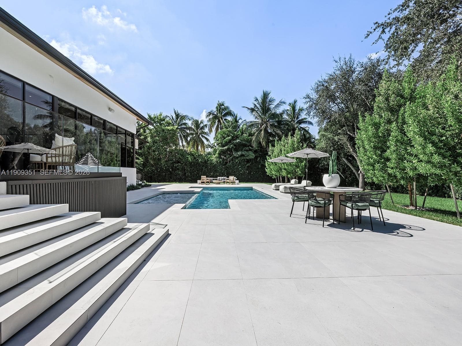 7910 Los Pinos Cir, Coral Gables FL 33143 — 1