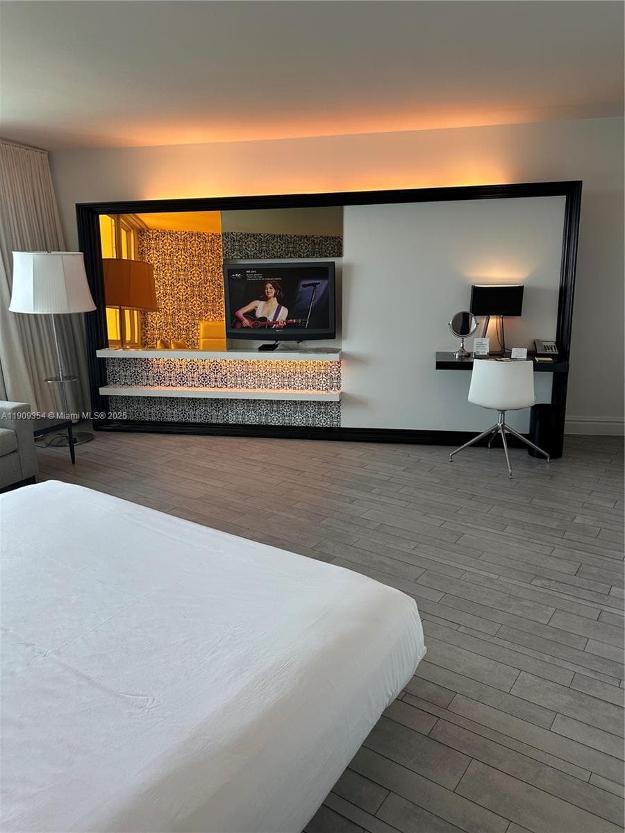 1100 West Ave # 1206, Miami Beach FL 33139 — 9