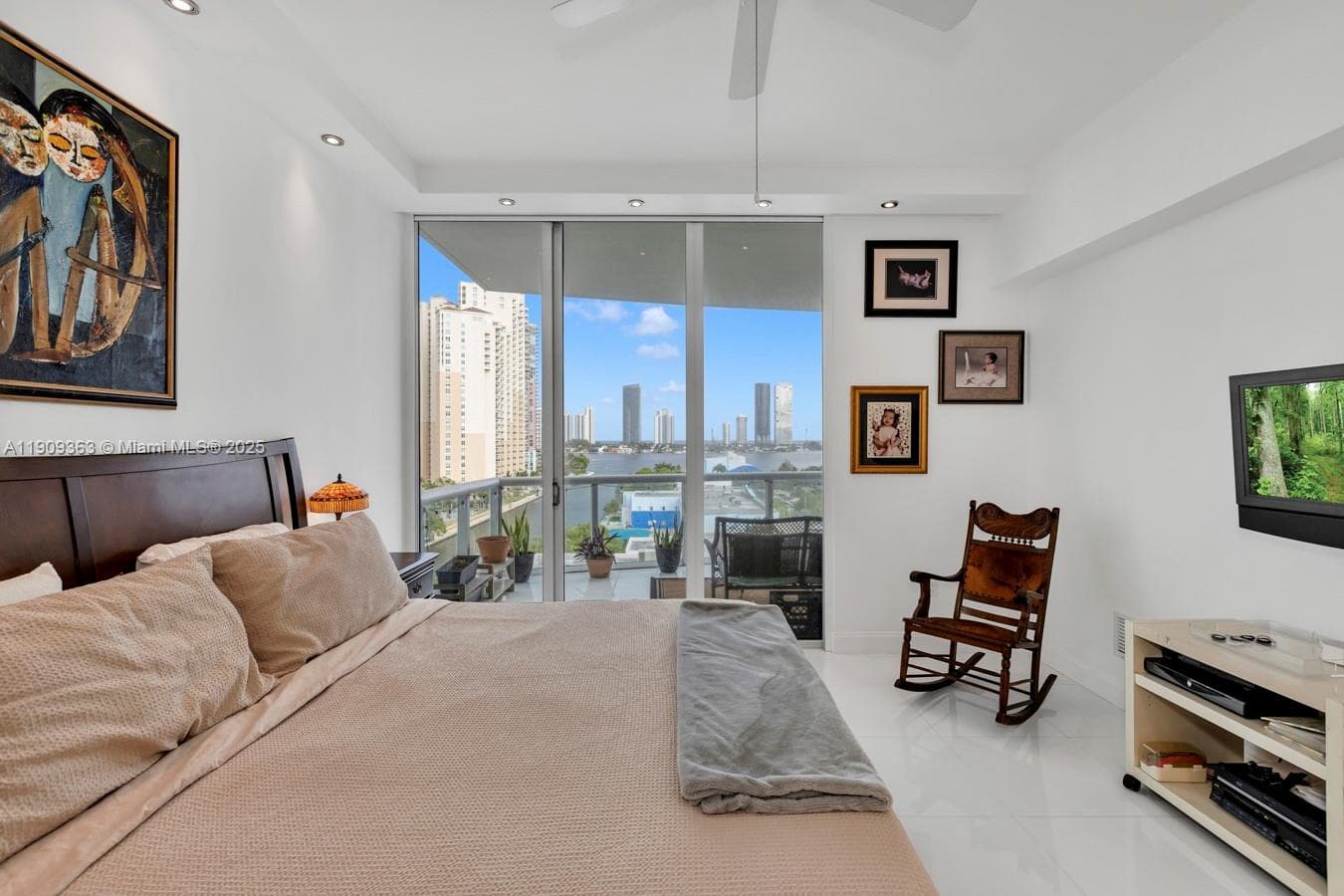 3131 NE 188th St # 1004, Aventura FL 33180 — 24