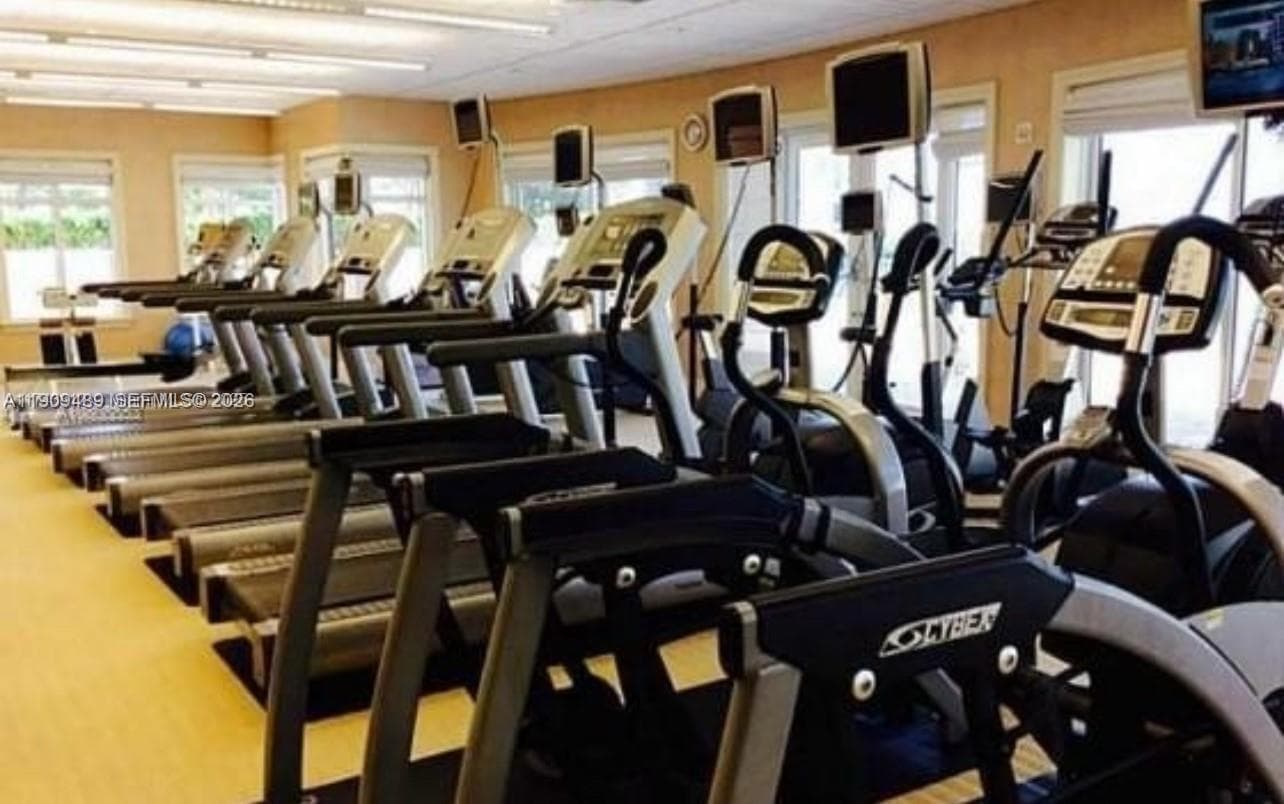 19900 E Country Club Dr # 318, Aventura FL 33180 — 23