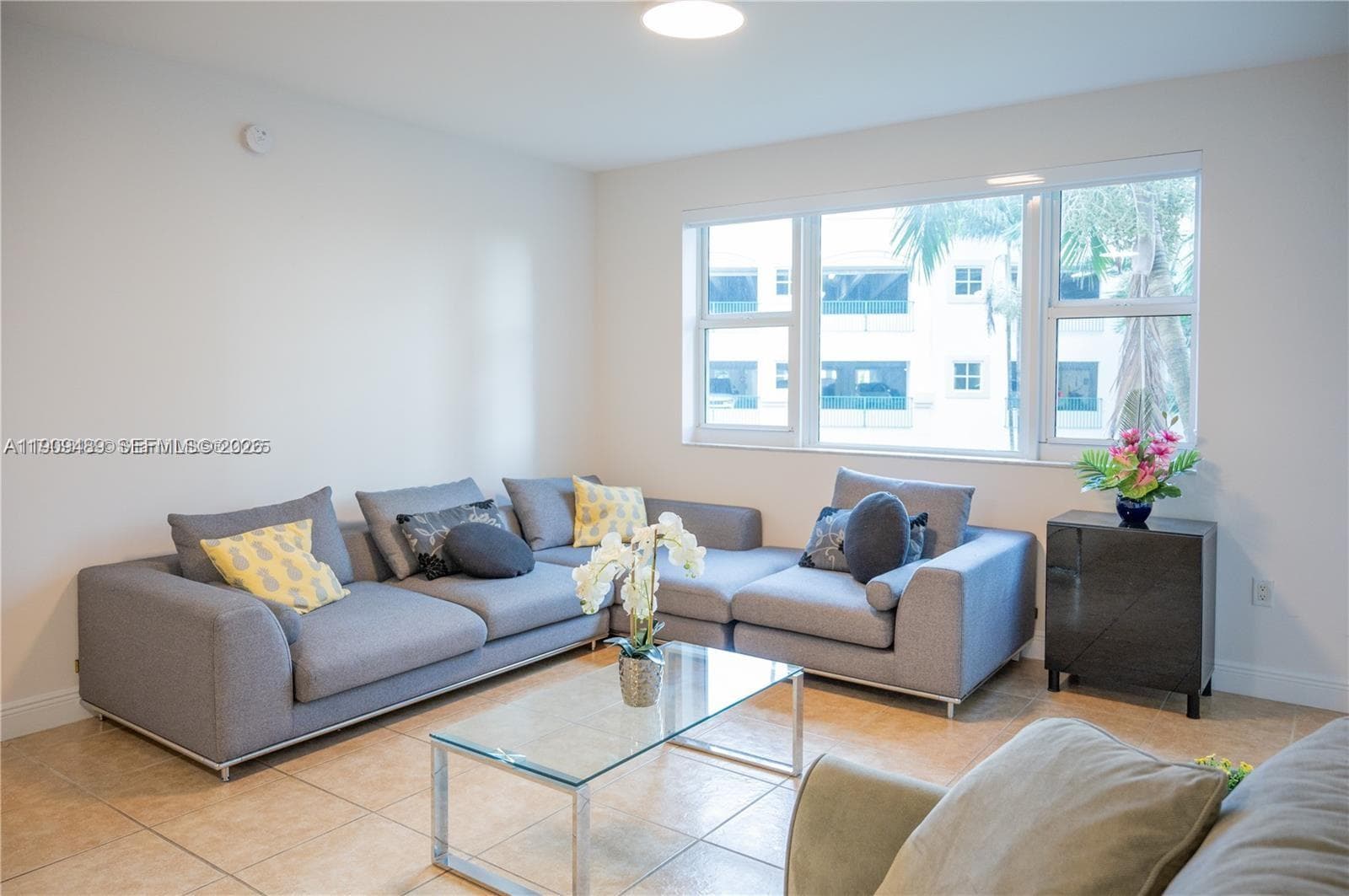 19900 E Country Club Dr # 318, Aventura FL 33180 — 4
