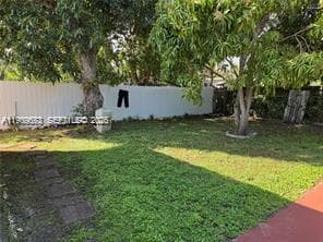1077 NE 157th Ter, North Miami Beach FL 33162 — 3
