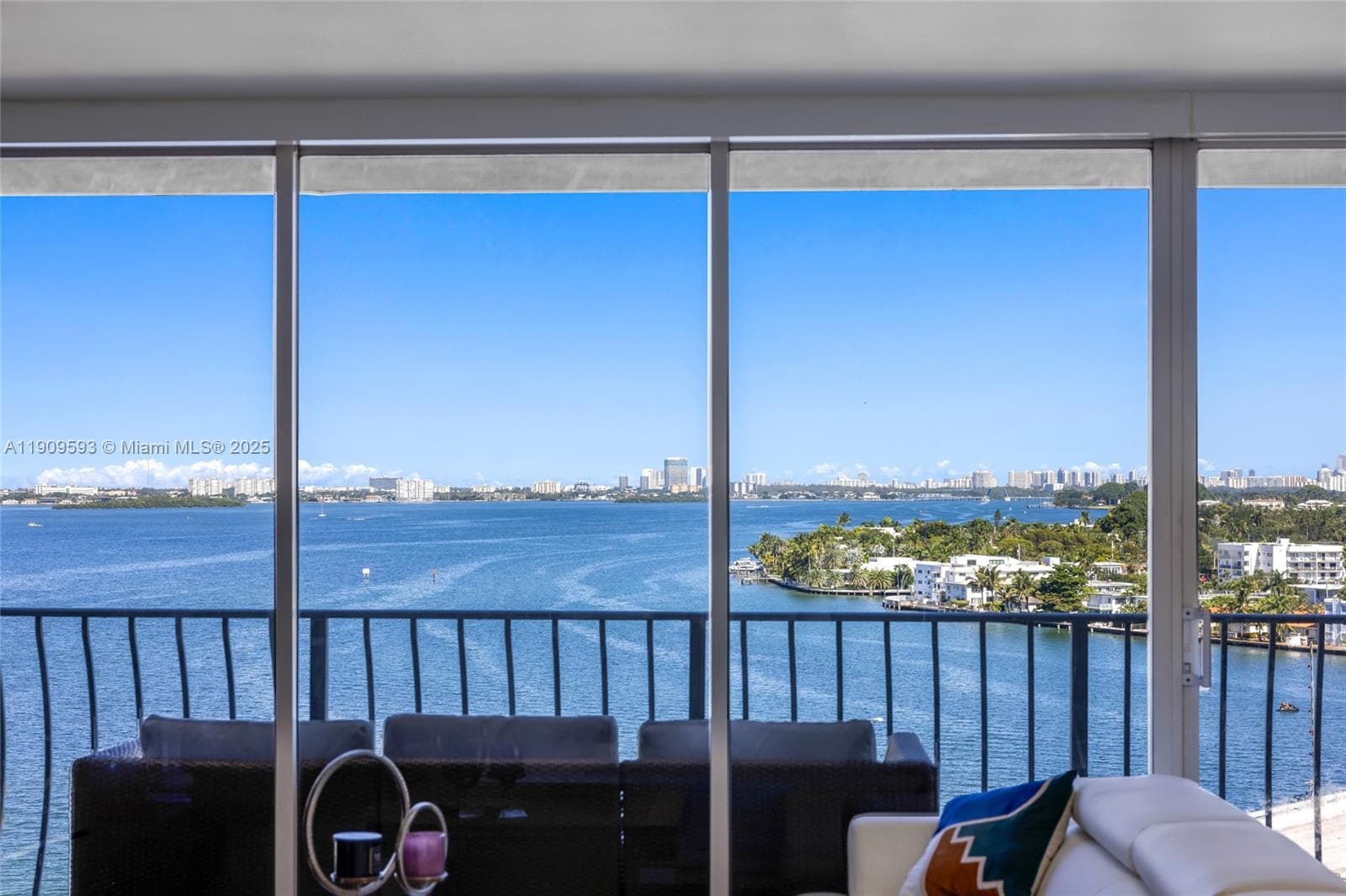 7601 E Treasure Dr # 1216, North Bay Village FL 33141 — 27