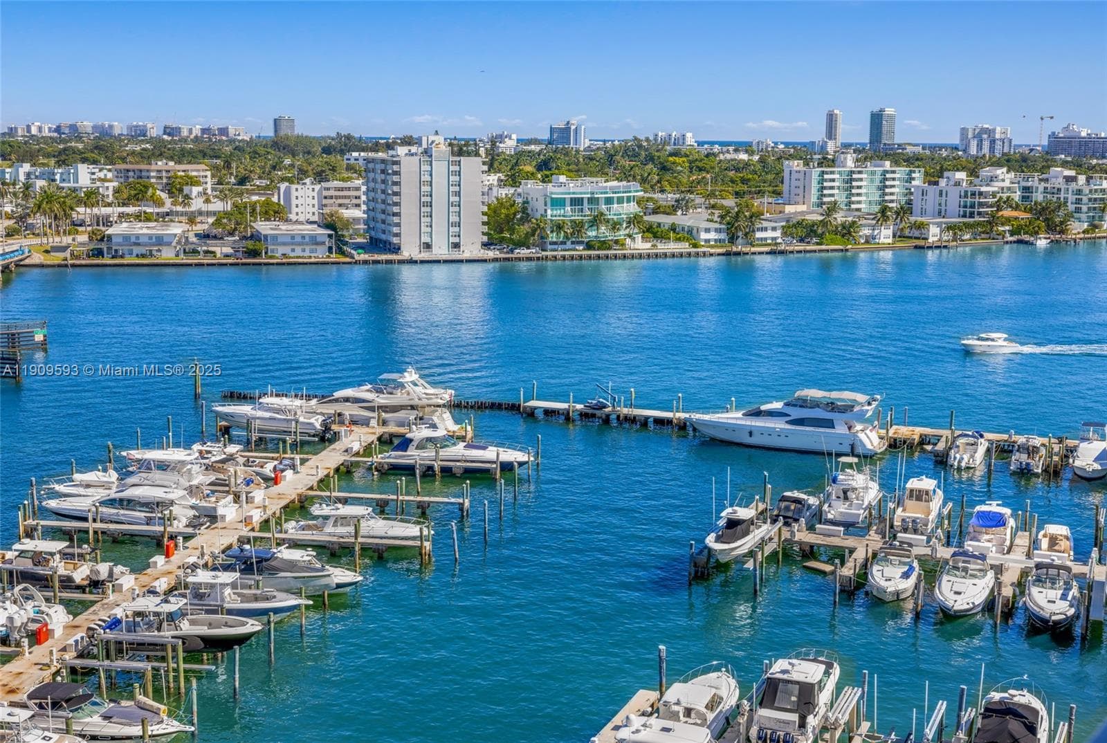 7601 E Treasure Dr # 1216, North Bay Village FL 33141 — 28