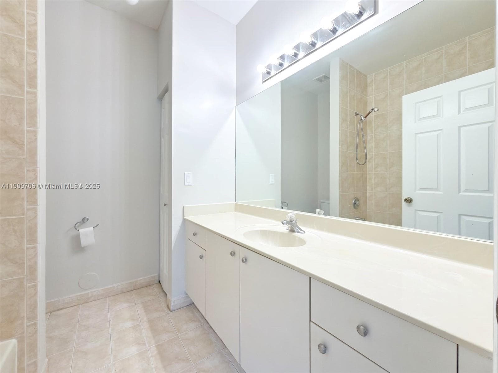 2610 NE 3rd Dr # 203, Homestead FL 33033 — 9