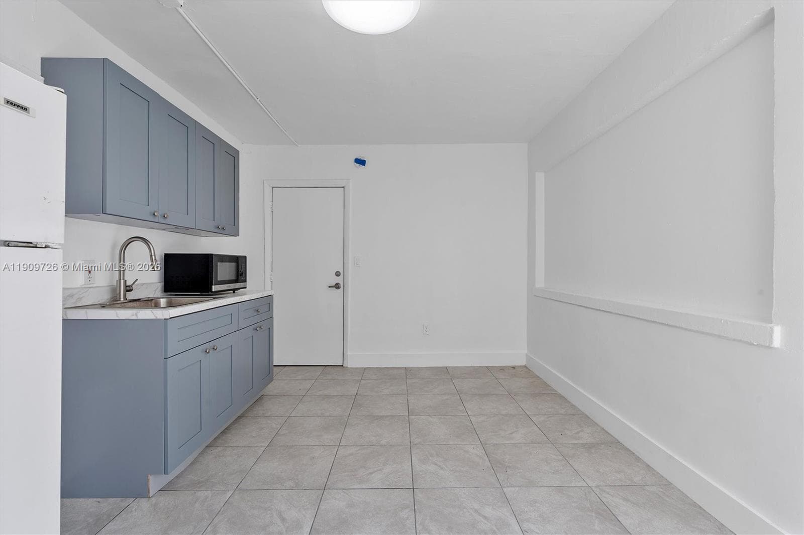 420 78th St, Miami Beach FL 33141 — 23