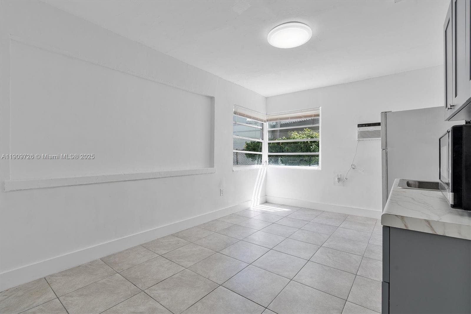420 78th St, Miami Beach FL 33141 — 26