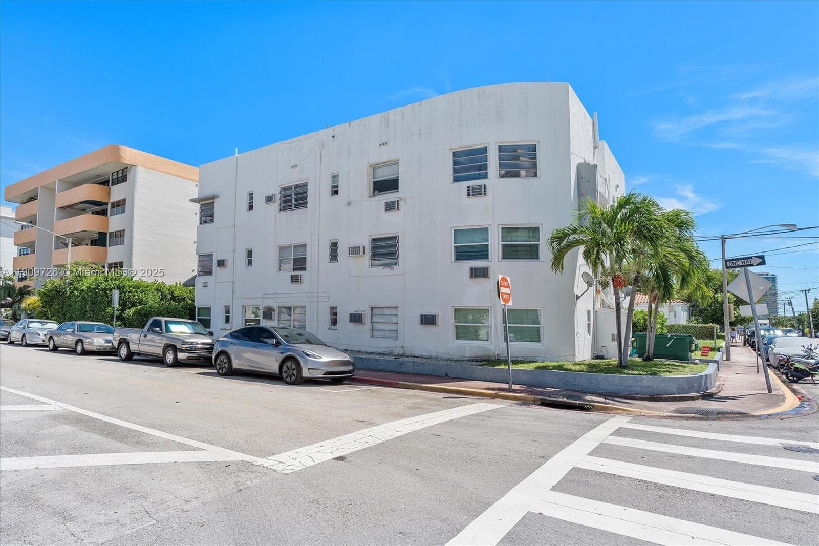 420 78th St, Miami Beach FL 33141 — 1