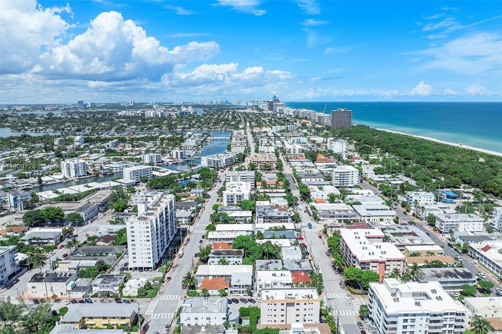 420 78th St, Miami Beach FL 33141 — 37