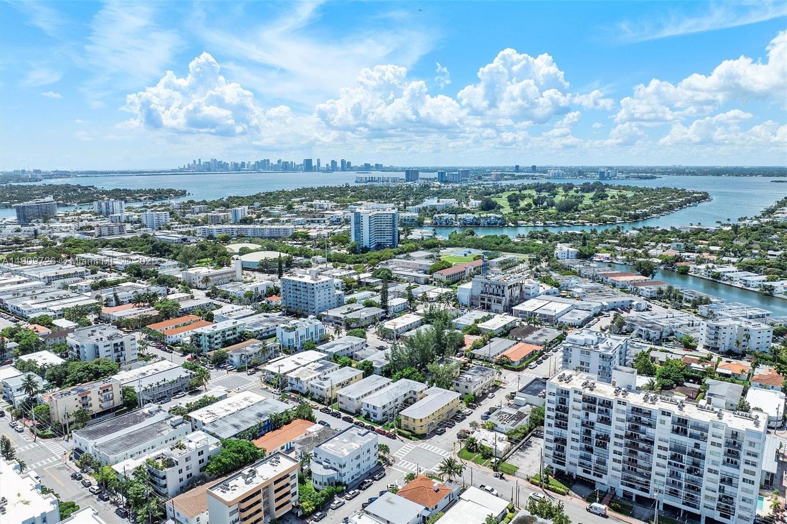 420 78th St, Miami Beach FL 33141 — 35