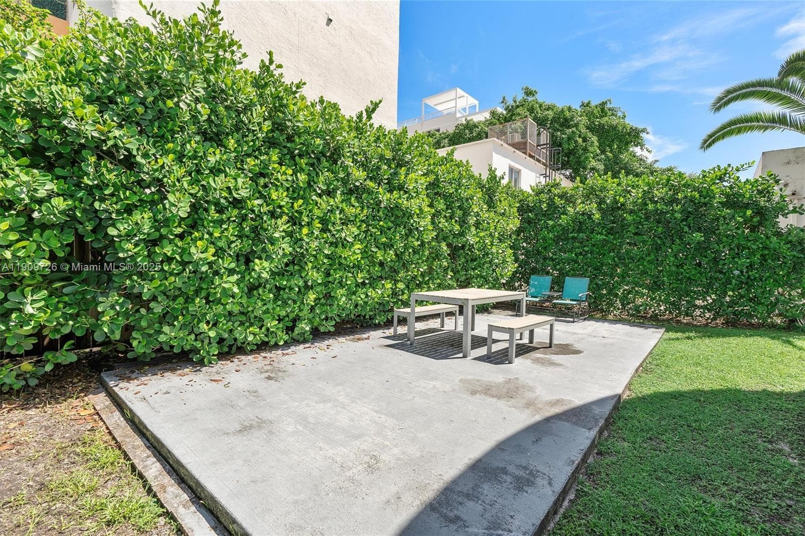 420 78th St, Miami Beach FL 33141 — 29