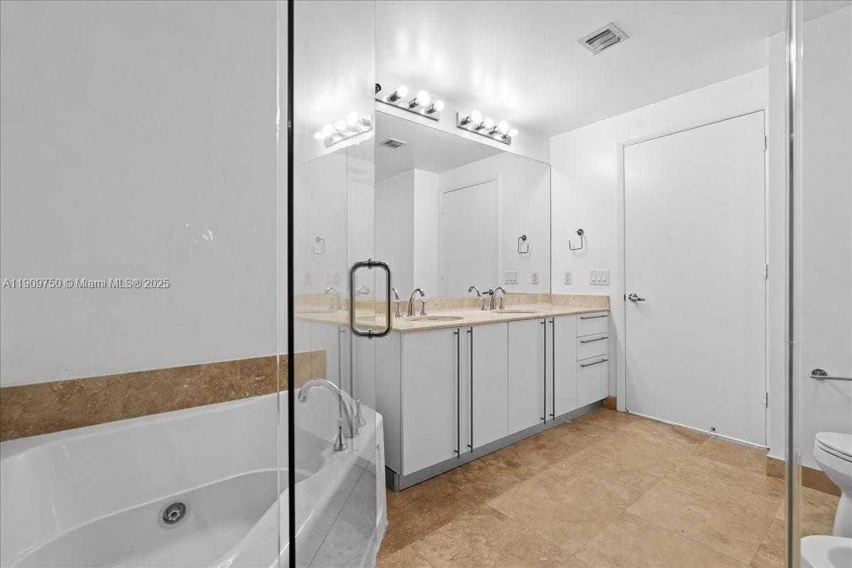 3030 NE 188 Street # 604, Aventura FL 33180 — 13