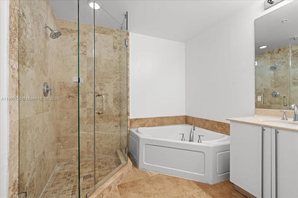 3030 NE 188 Street # 604, Aventura FL 33180 — 12